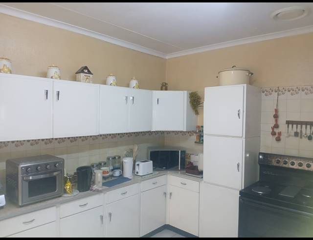 4 BEDROOM HOUSE FOR SALE IN BRITS CENTRAL